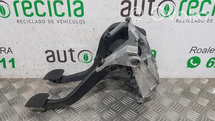 BMW 1 E81 E87 Sankabos pedalas 42322403