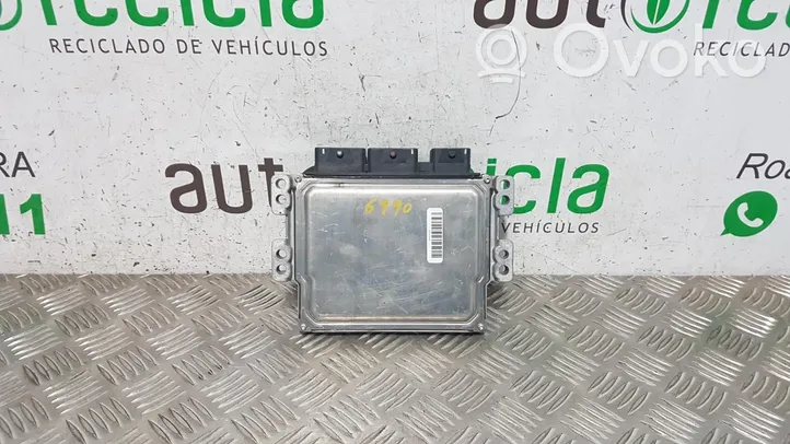 Renault Sandero I Calculateur moteur ECU 237100703R