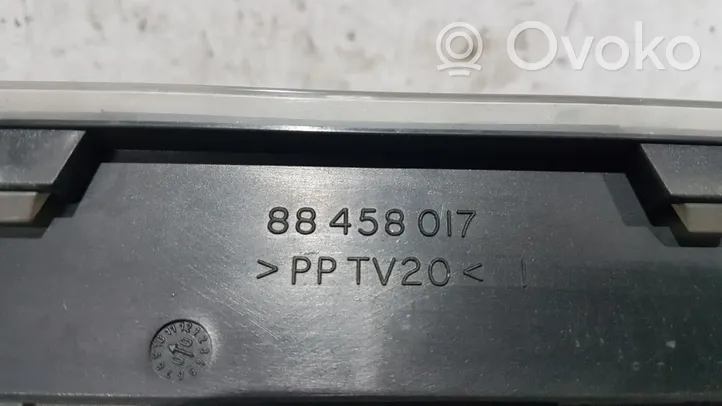 Toyota Avensis T220 Spidometras (prietaisų skydelis) 88458017