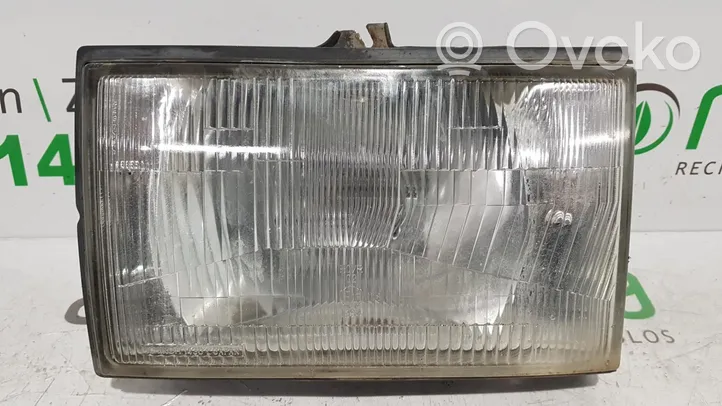 Opel Monterey Lampa przednia 