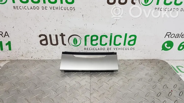 Volkswagen PASSAT Peleninė panelėje 3C0863284