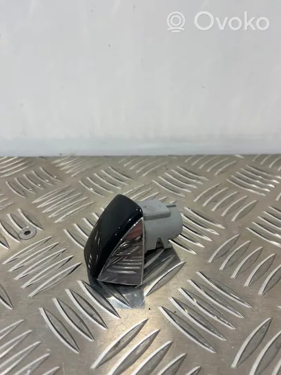 Audi A8 S8 D4 4H Front door handle cover 4H0837880A