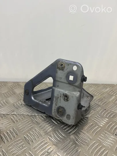 Audi A6 S6 C6 4F Supporto di montaggio del parafango 4F0821135