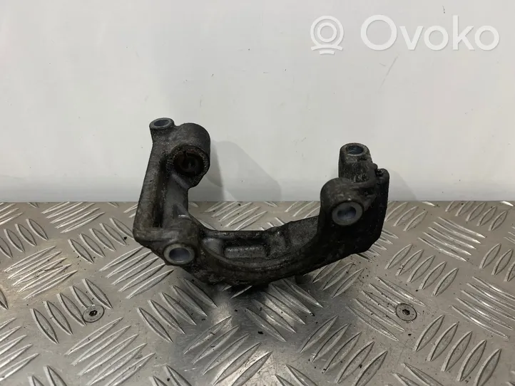 Audi Q5 SQ5 Ohjaustehostimen pumpun kannake 06E145393E