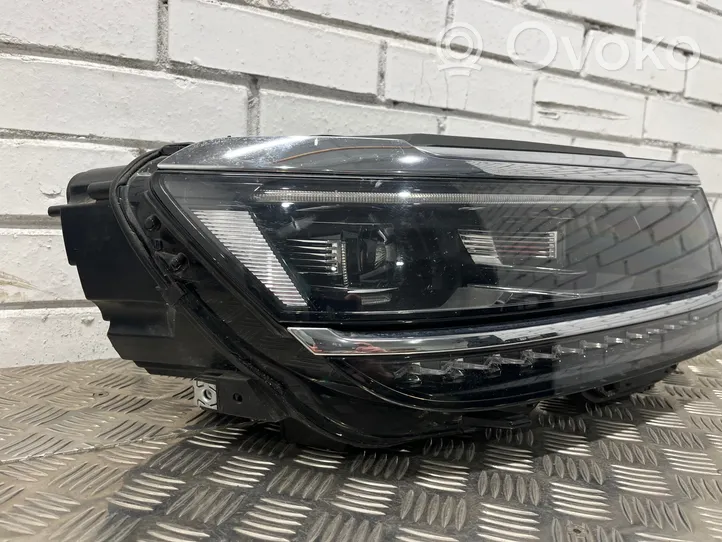 Volkswagen Tiguan Lampa przednia 5NB941082A