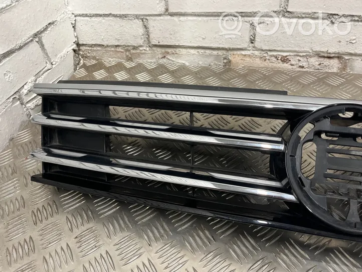 Volkswagen Tiguan Передняя решётка 5NA853653