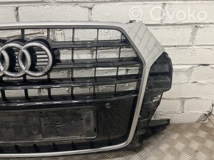 Audi Q3 8U Grille de calandre avant 8U0853653M