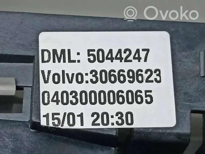 Volvo S60 Rivestimento della console di illuminazione installata sul rivestimento del tetto 30669623