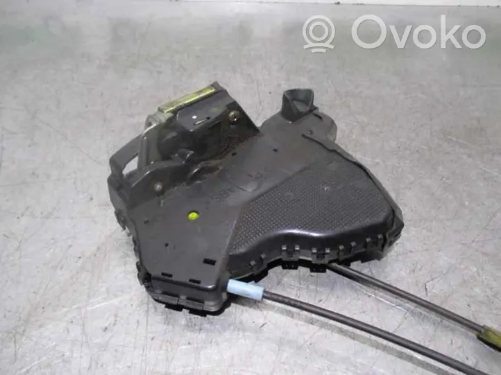 Toyota Corolla Verso E121 Serrure 6903012460