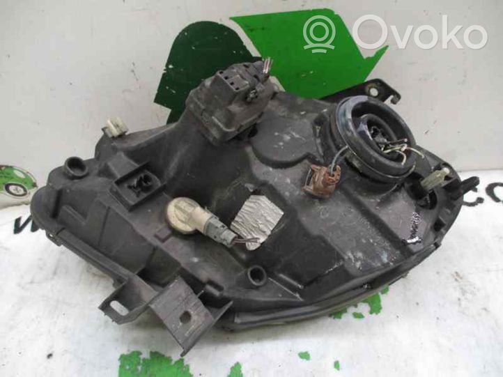 Renault Kangoo III Lampa przednia 8200150617