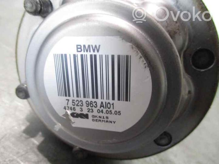 BMW 1 E82 E88 Półoś tylna 7523963