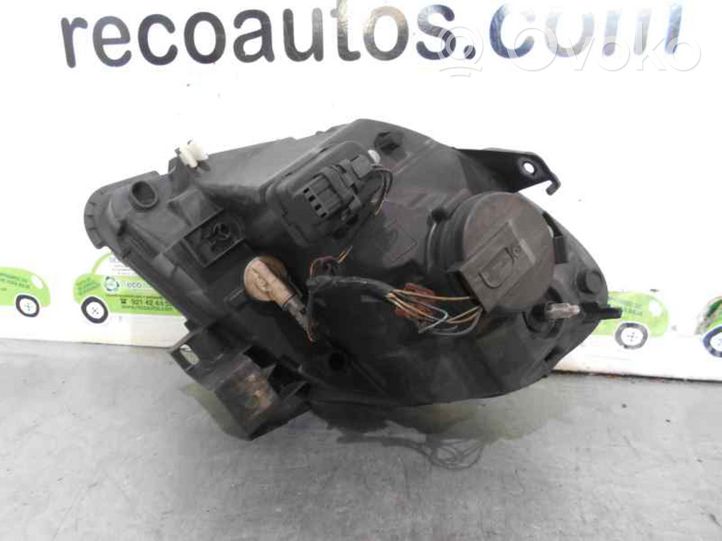 Renault Kangoo III Lampa przednia 8200150617