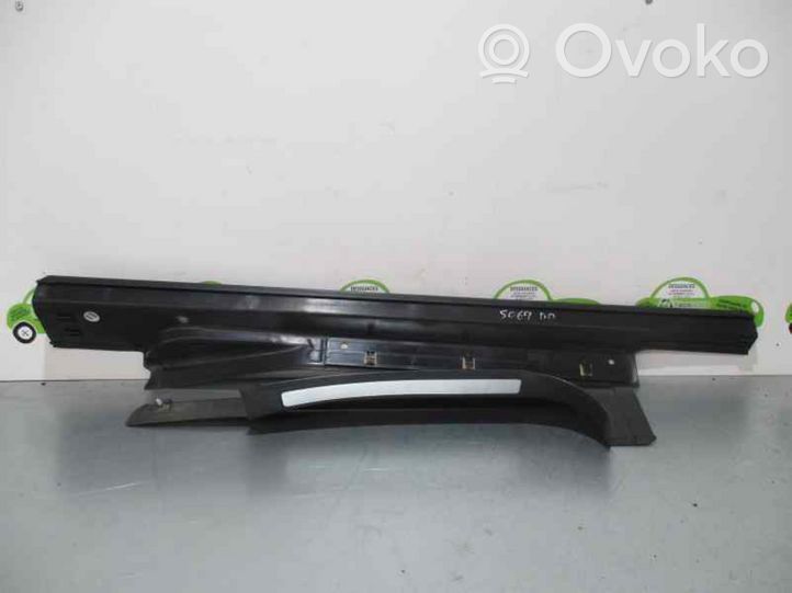 Mercedes-Benz C W203 Rivestimento sottoporta/minigonna laterale 