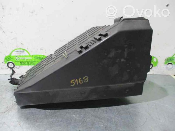 Opel Omega B1 Fuse module 90564324