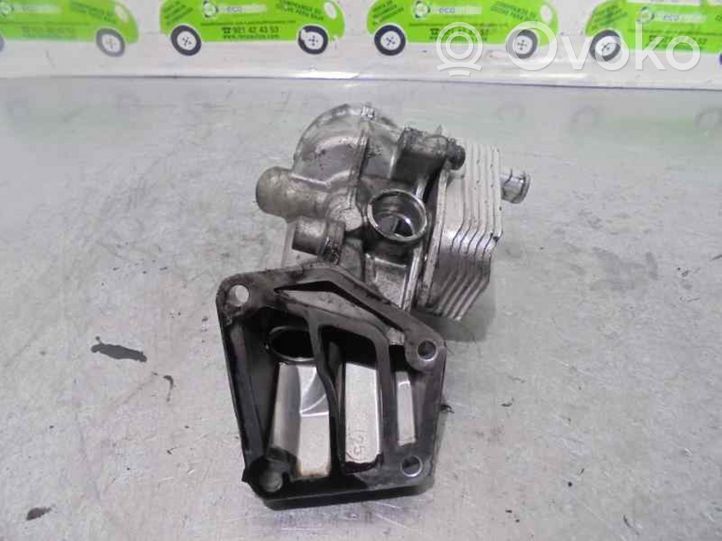 Mercedes-Benz A W168 Radiateur d'huile moteur A6681800065