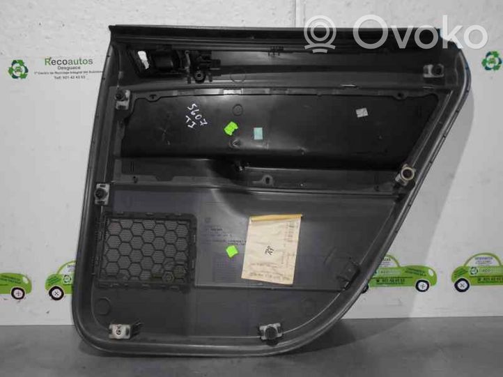 Volkswagen Polo Takaoven verhoilu 6Q6867211