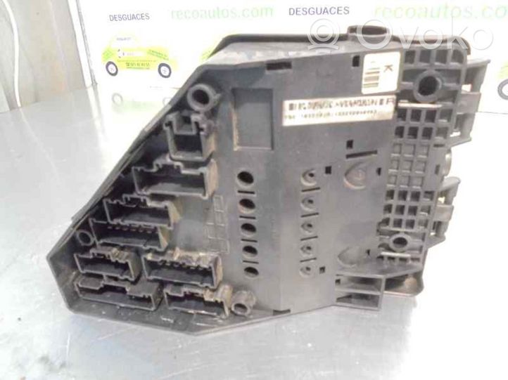 Rover 45 Module de fusibles YQE103210