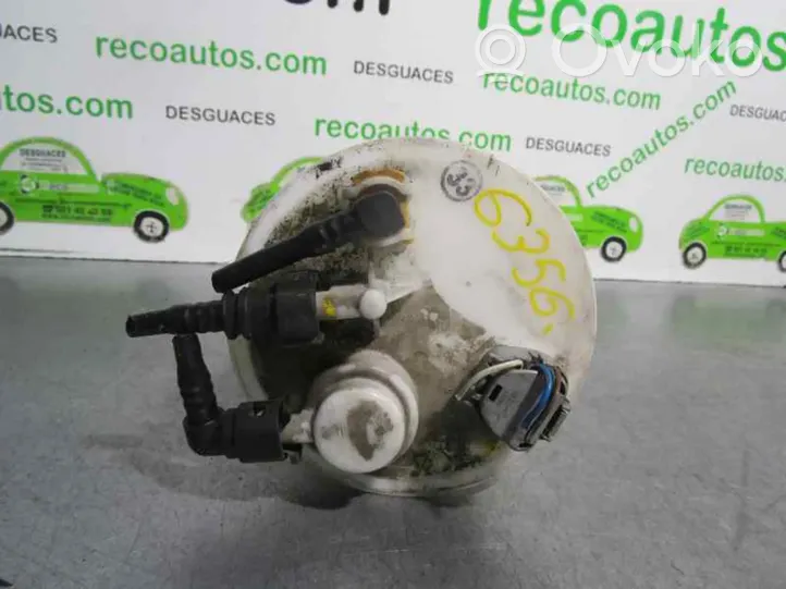 Toyota Avensis T250 Pompe à carburant 7701002040