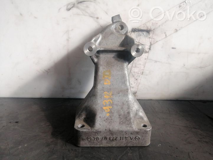 Mercedes-Benz CLK A209 C209 Supporto di montaggio del motore A6112230704