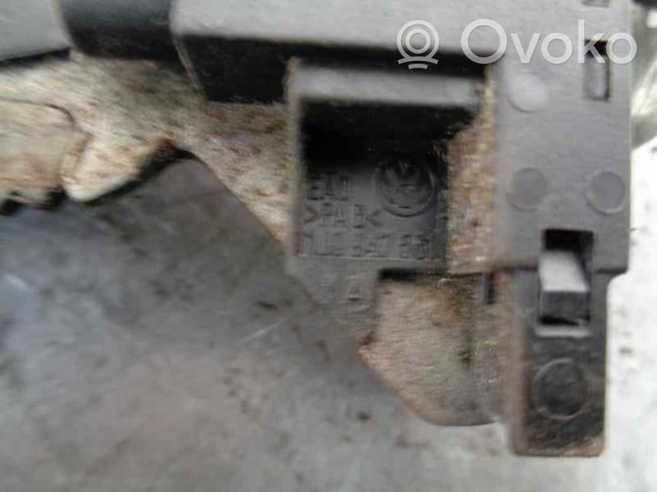 Volkswagen Golf IV Leva di rilascio del freno a mano 1J0947561