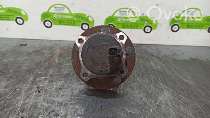 Mazda 3 Fuso a snodo con mozzo ruota posteriore 3N612C299A