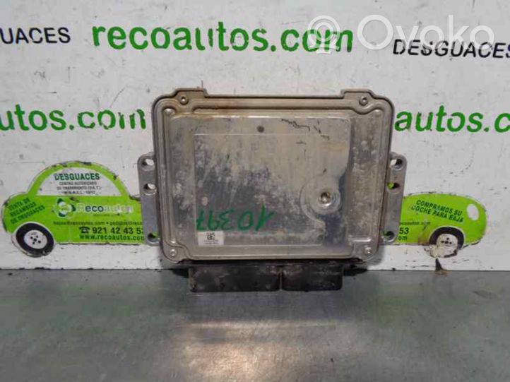 KIA Carens II Calculateur moteur ECU 3911627485