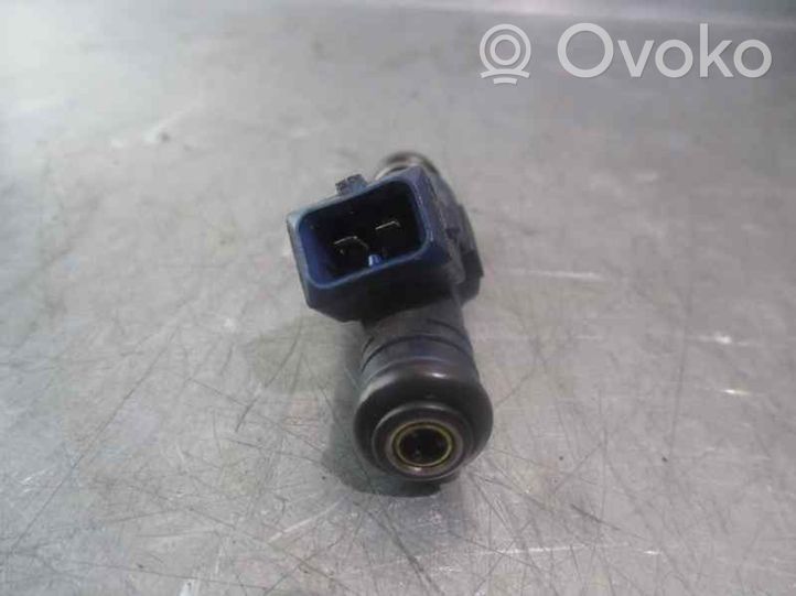 Opel Sintra Injecteur de carburant 90487344