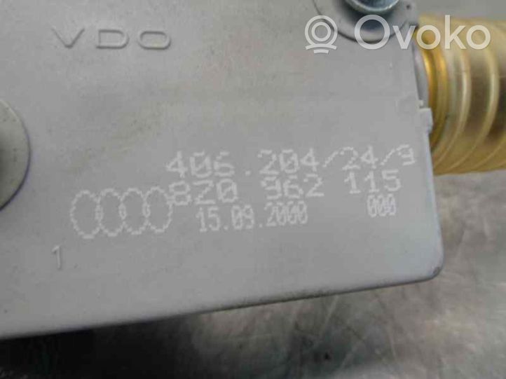 Audi A2 Spynos varikliukas galinio dangčio 8Z0962115