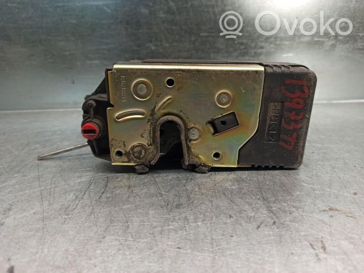 Opel Vectra B Cerradura de puerta trasera 90503995