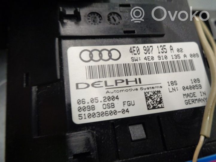 Audi A8 S8 D5 Panel oświetlenia wnętrza kabiny 4E0907135A