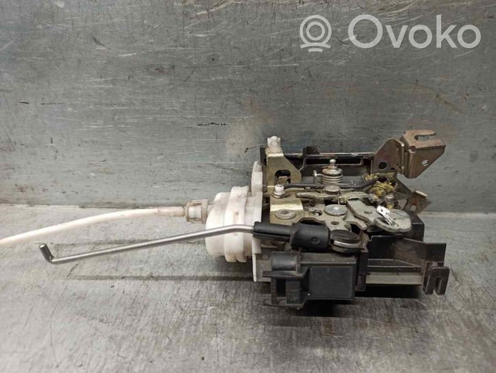 Audi A4 S4 B5 8D Front door lock 8D1837016F