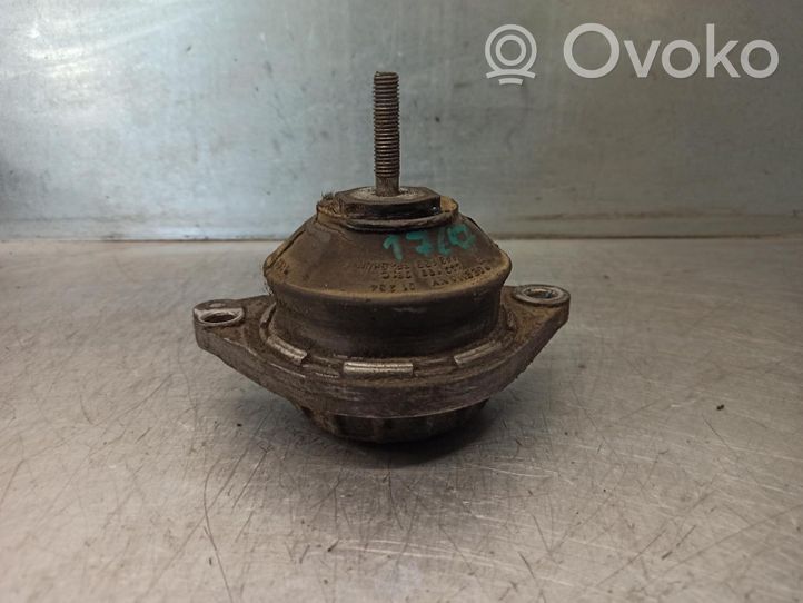 Audi 80 B1 Soporte de montaje del motor 8A0199382