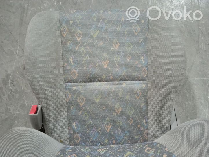 Toyota Corolla E110 Beifahrersitz 4511735