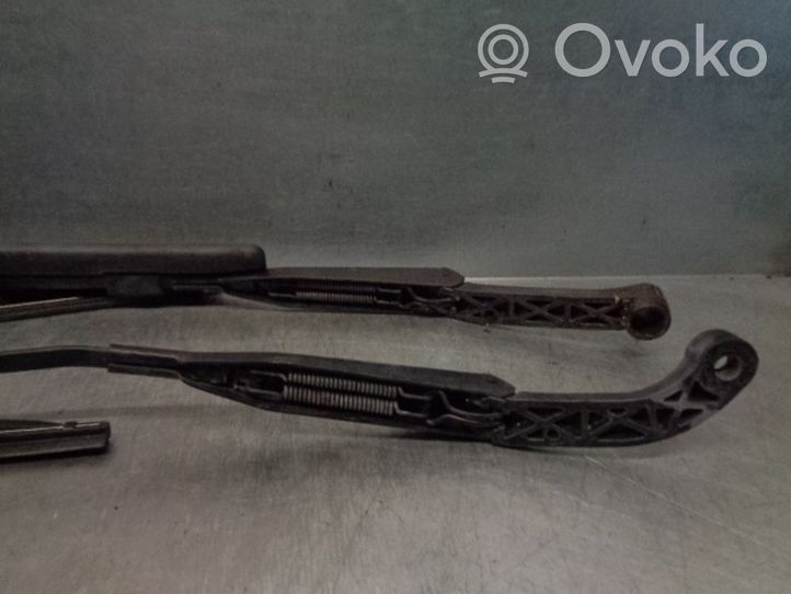 Audi 80 B1 Front wiper blade arm 894955407E