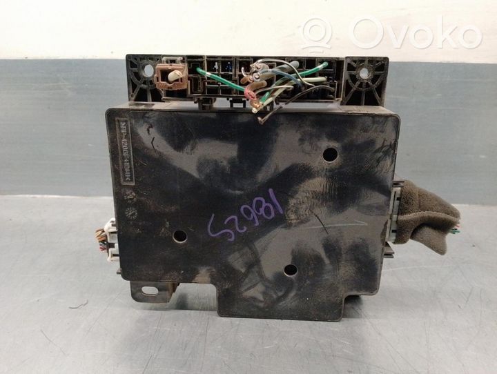 Mitsubishi Lancer VIII Module de fusibles 8637A465