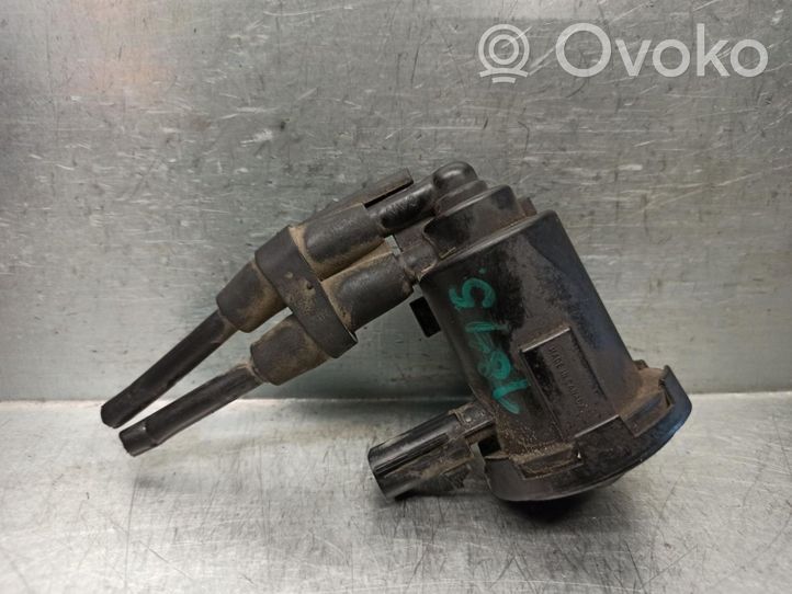 Chrysler 300M Vacuum valve 04669569