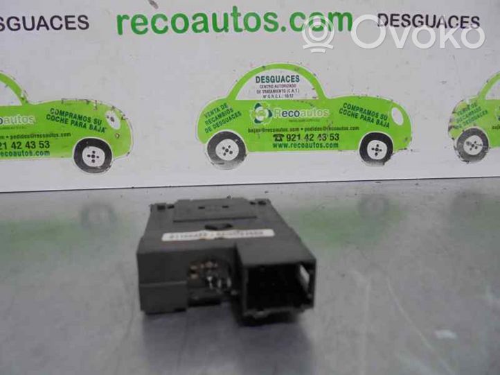 Renault Trafic II (X83) Interrupteur d’éclairage 8200022569