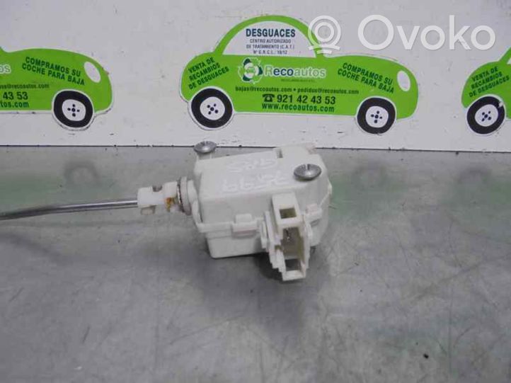 Volkswagen Golf VI Moteur de verrouillage trappe à essence 5K6810773A