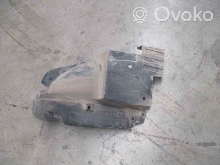 Opel Vivaro Revestimientos de la aleta antisalpicaduras delanteros 7700312790