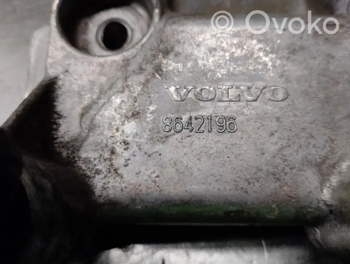 Volvo S60 Mocowanie alternatora 8642196