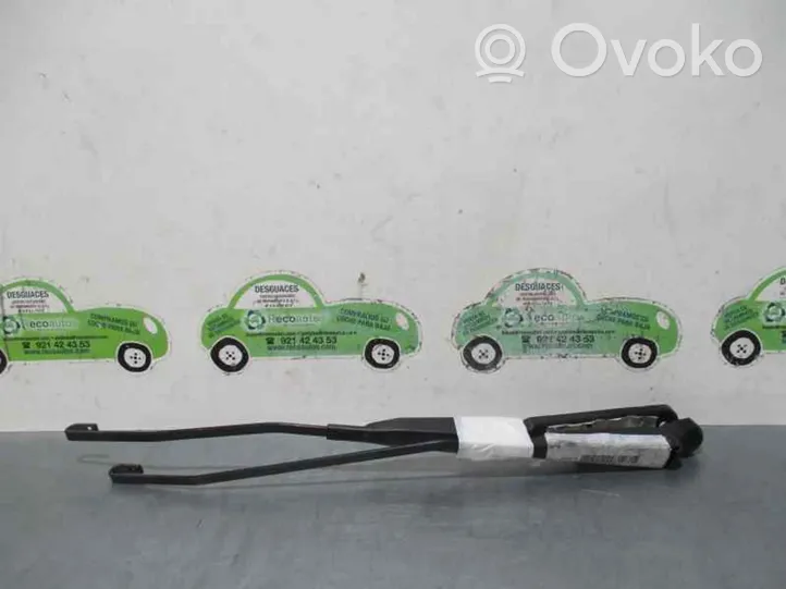 Renault Kangoo III Front wiper blade arm 