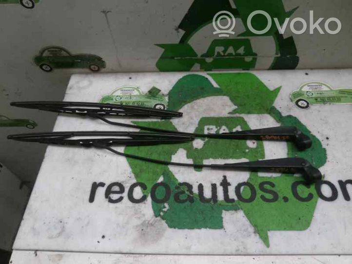 Opel Tigra A Front wiper blade arm 