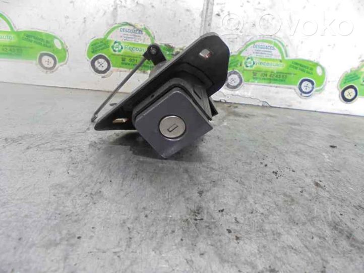 Opel Vectra B Tailgate trunk handle 
