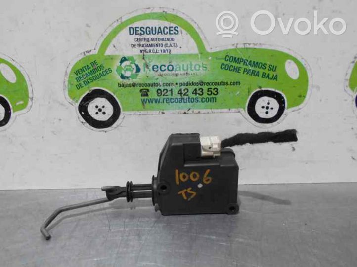 Volvo S40, V40 Motorino di blocco/chiusura del portellone del bagagliaio 