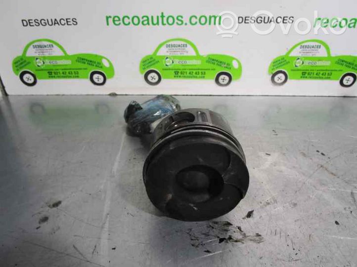 Mercedes-Benz ML W163 Piston avec bielle 