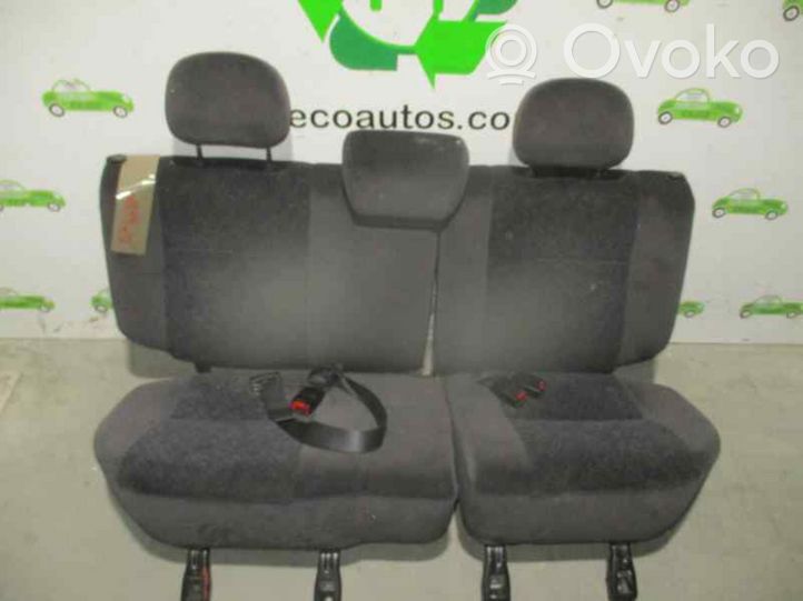 Opel Frontera B Second row seats 