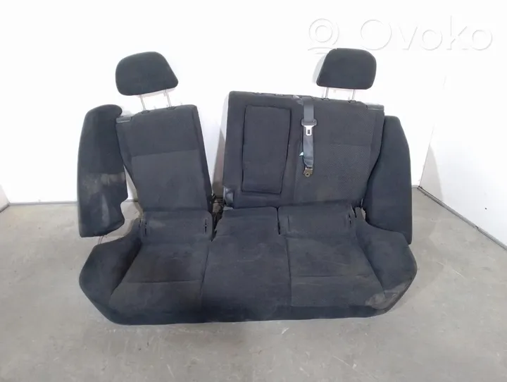 Mitsubishi Lancer Second row seats 4587282