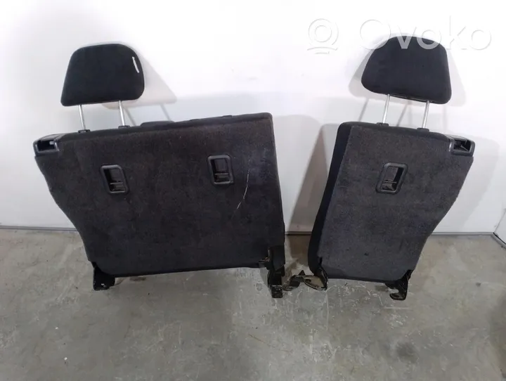 Mitsubishi Lancer Second row seats 4587282