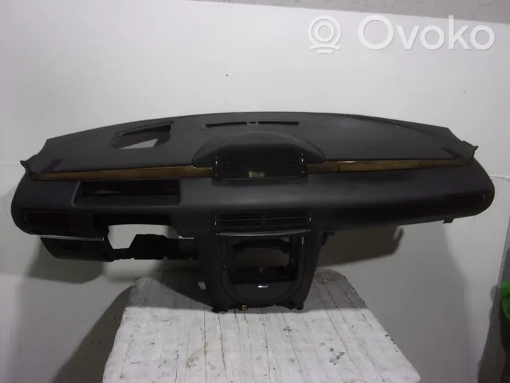 Citroen C6 Dashboard 8211QT