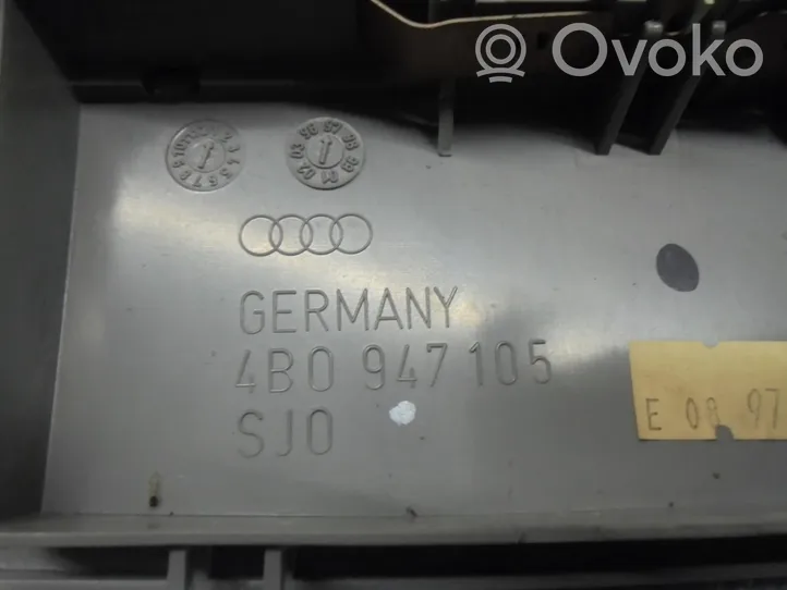 Audi A6 S6 C5 4B Kattokonsolin valaisinyksikön koristelista 4B0947105
